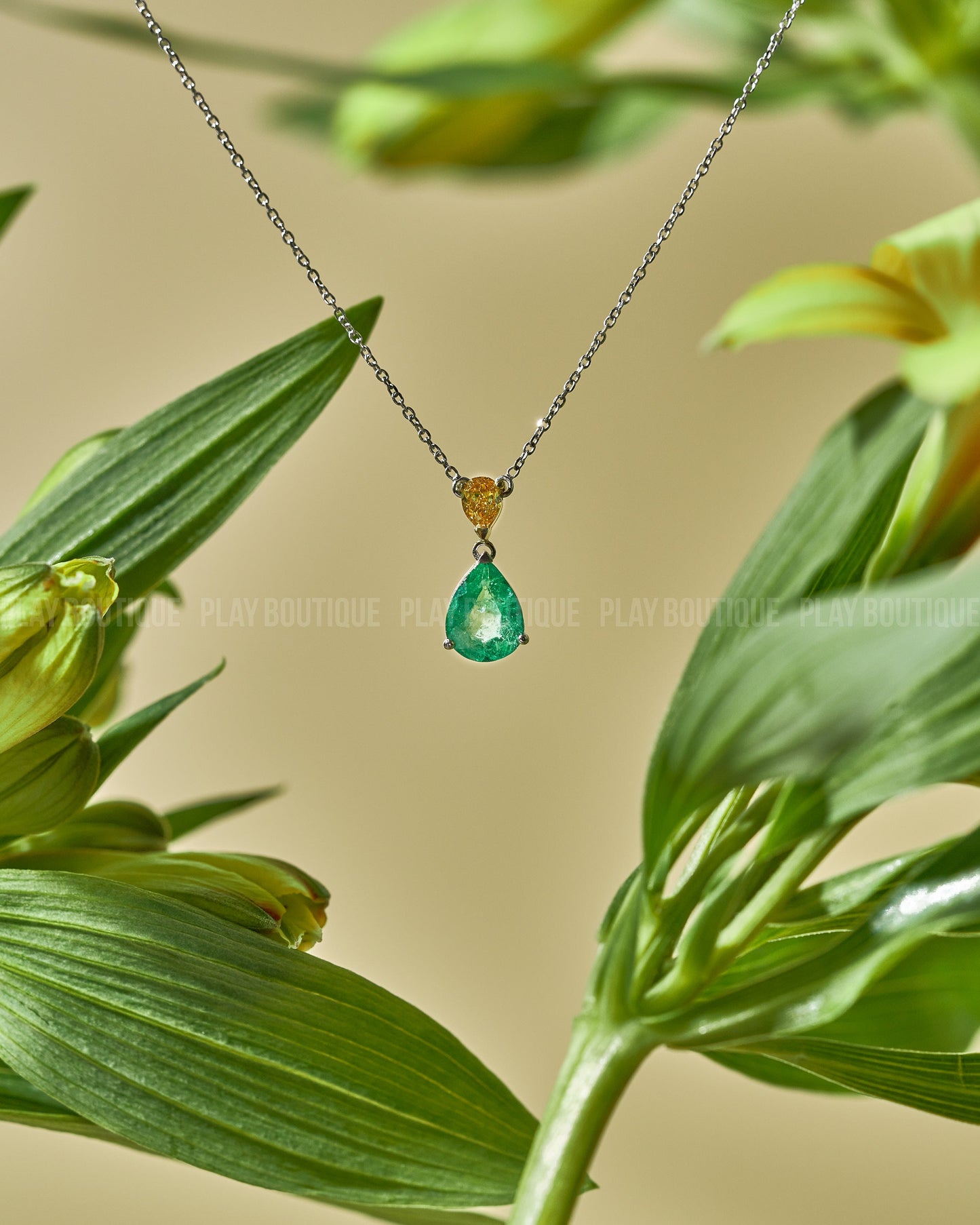 COLAR GOTA FANCY YELLOW E ESMERALDA BRASILEIRA 1.64 CT