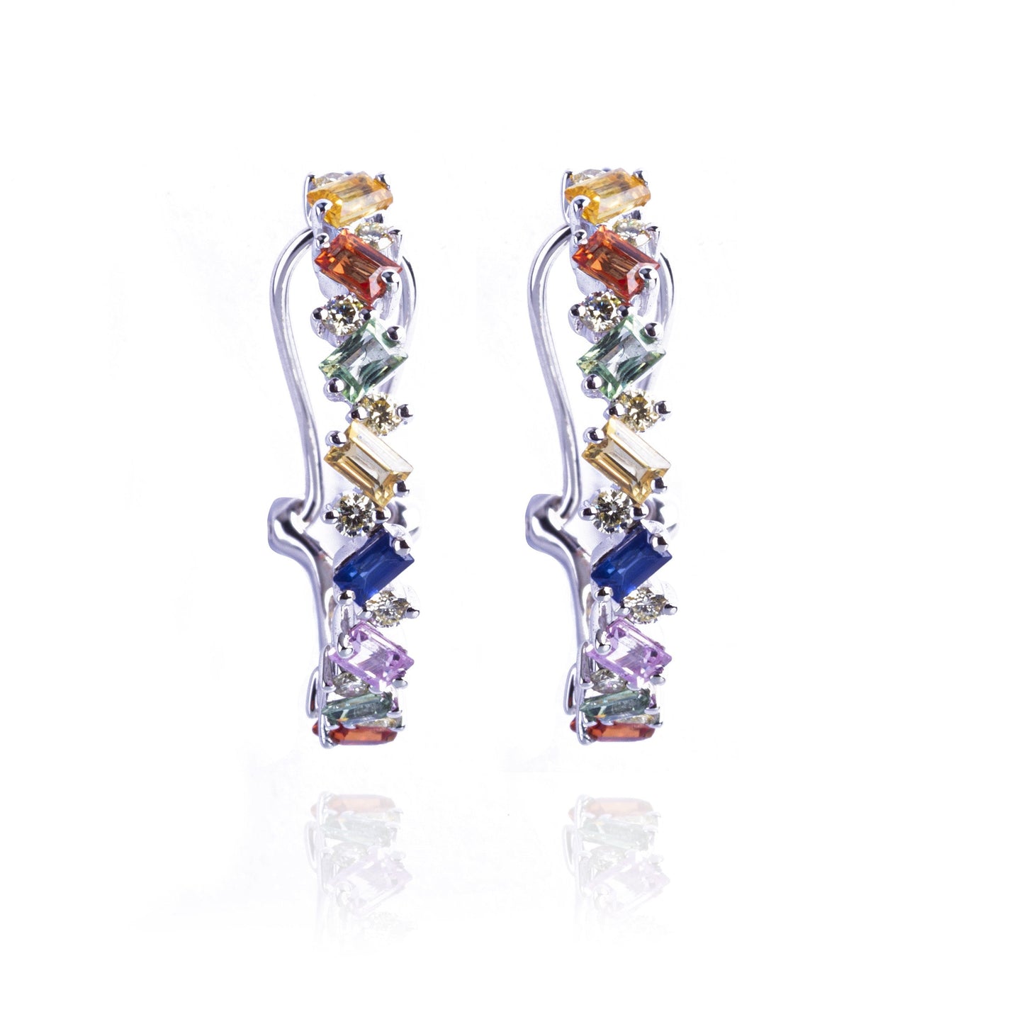 BRINCO MEIA ARGOLA SAFIRAS COLORIDAS E BRILHANTES 2.3 CT