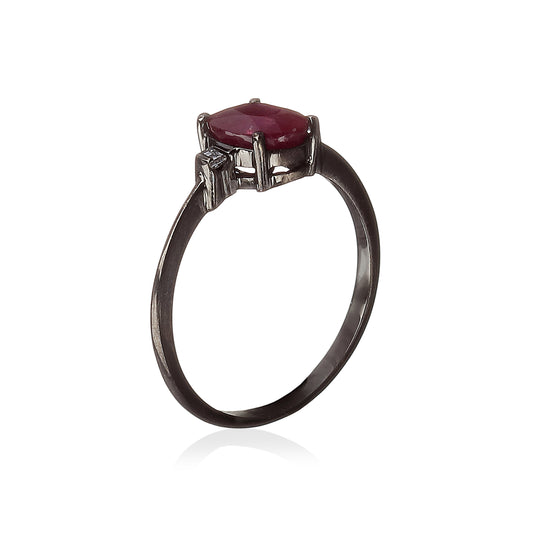 ANEL OVAL THREE STONE RUBELITA E DIAMANTES BAGUETES 1.9 CT